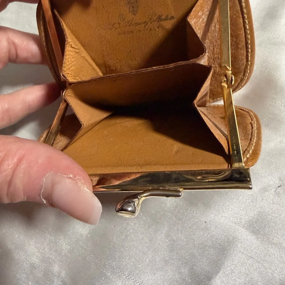 Gucci Brown/Tan GG Monogram Kiss-Lock Coin Purse - Picture 5 of 6